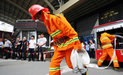 隧道灾害事故救援实战对抗消防演练